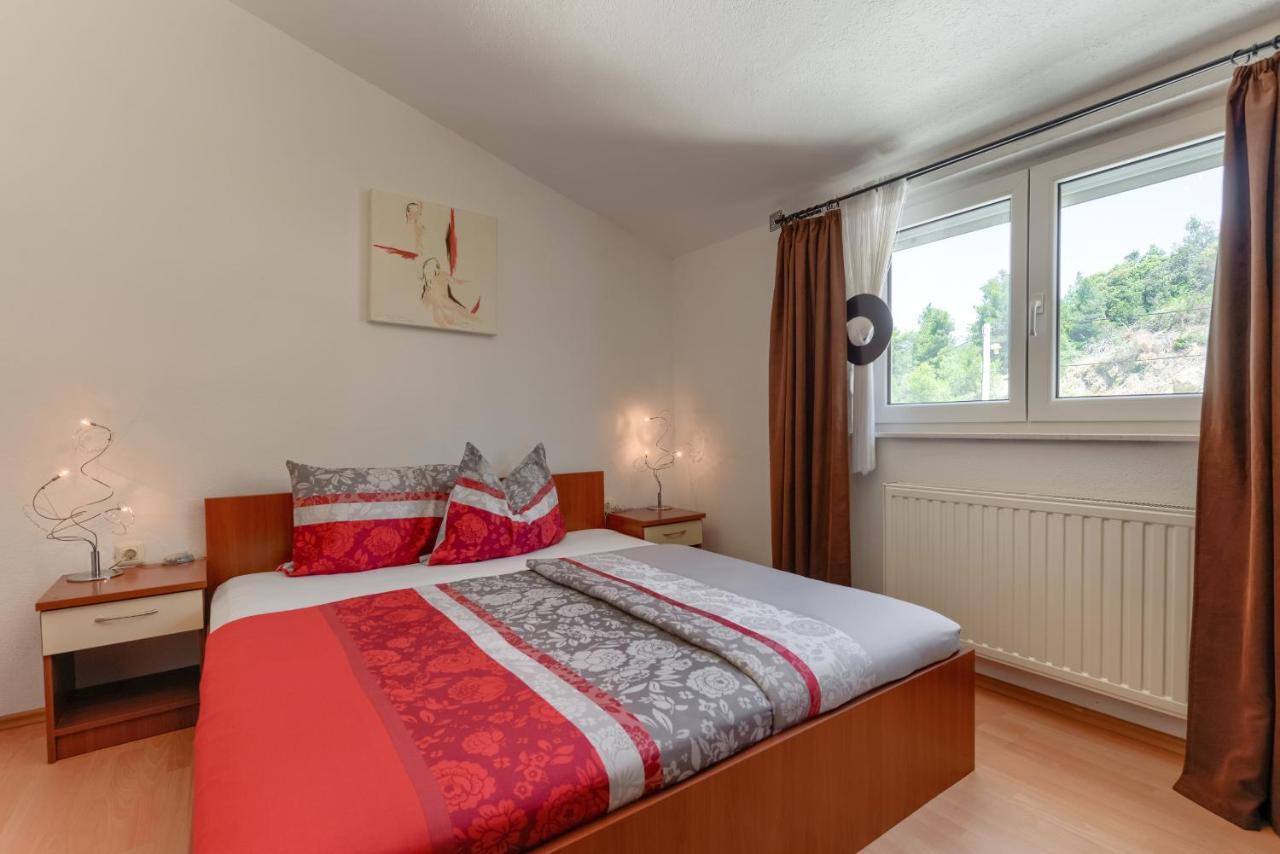 Apartamento Haus Lilli Mit Pool Ražanac Exterior foto